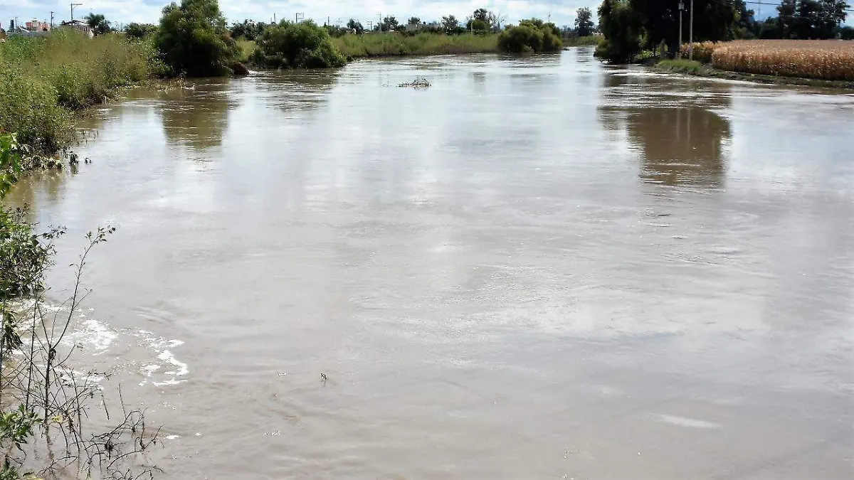 Cauce-del-Río-Lerma-continúa-a-la-baja (1)